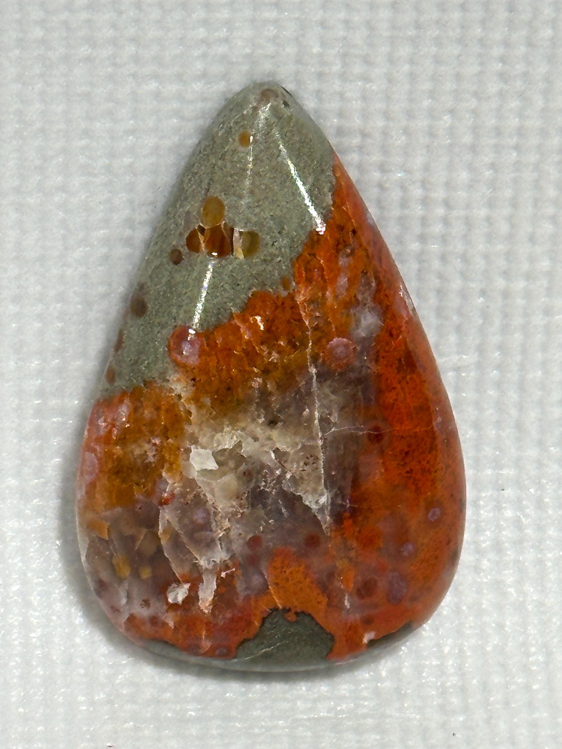 Grape agate teardrop loose gemstone from San Rafael Swell